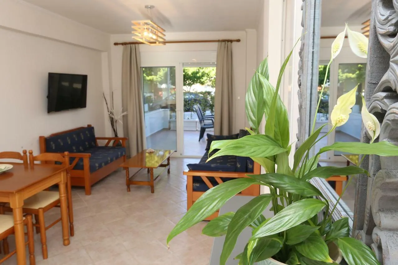 Kastoria Apartments 波利克罗诺